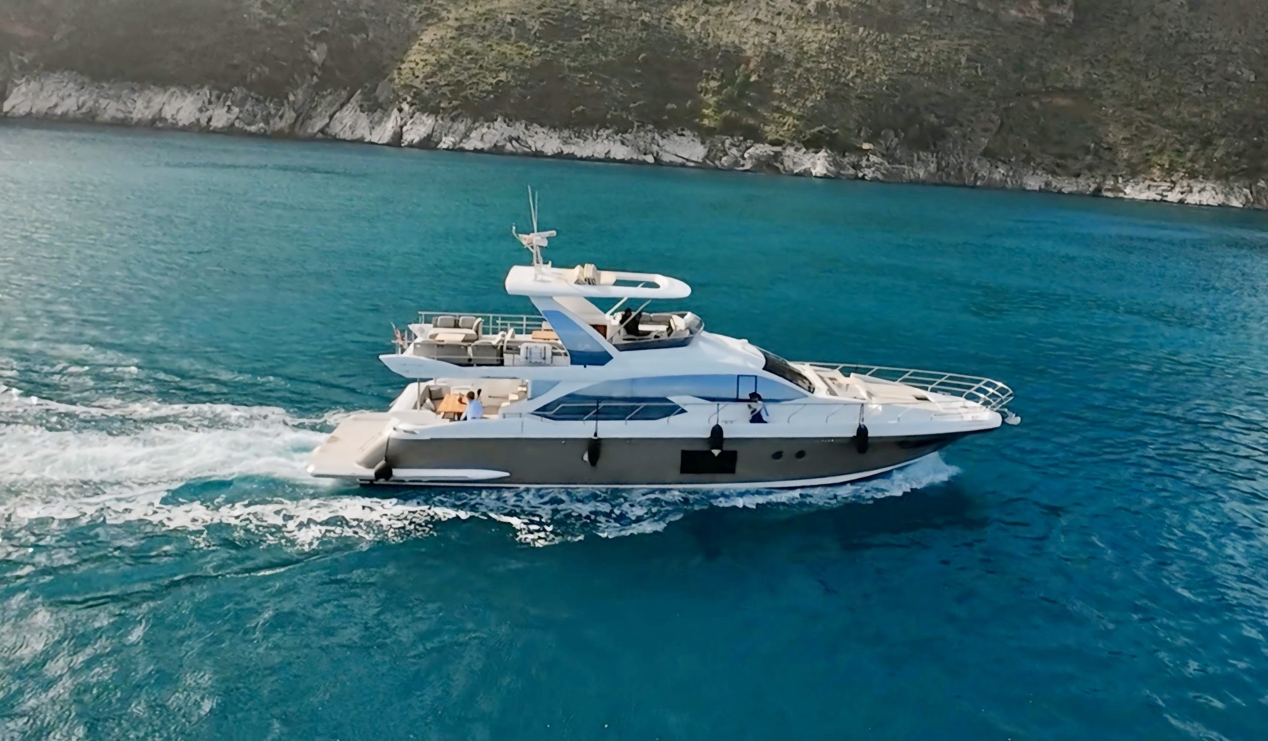 AZIMUT 66 FLY (2017)